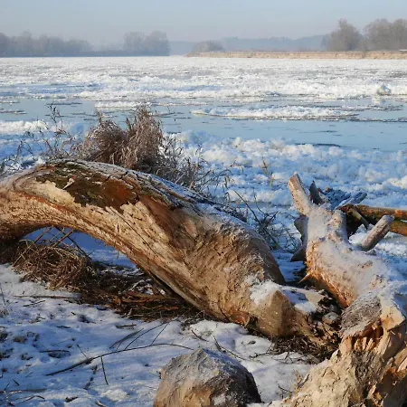 Dom wakacyjny Domek Nad Lakami. Miedzy Wisla A Kampinosem Duchowne Polski